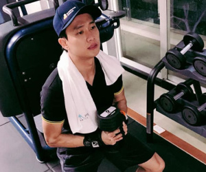 Quốc Trường 'Về nhà đi con' chăm chỉ tập gym để 'lấy sức nuôi vợ sắp đẻ', Bảo Thanh lại vào bình luận khiến dân mạng ngã ngửa