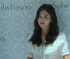 HOT: Song Hye Kyo lần đầu xuất hiện sau ly hôn, sụt cân nghiêm trọng ai cũng đau lòng