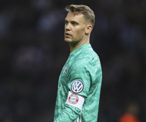 Đội trưởng Neuer ngầm ý rời đi, con tàu Bayern tiếp tục đảo chao