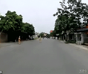 Sức khỏe của chiến sĩ CSGT bị thiếu niên đi xe máy hất tông lên trời giờ ra sao?