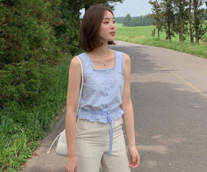Cao điểm mùa du lịch, các quý cô Châu Á lên đồ vừa xịn lại xinh xẻo thế này thì tội gì mà không bắt chước