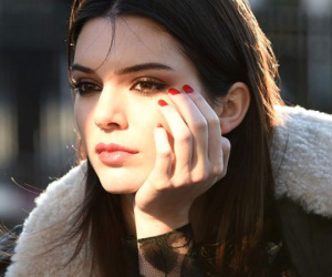 Kendall Jenner: Kẻ lạc loài nhà Kardashian đến mẫu 9x đắt giá nhất thế giới, cháu trai của Tổng thống Mỹ cũng phải mê