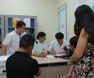 Đàn ông không tinh trùng vẫn có thể có con nhờ thực hiện kỹ thuật này