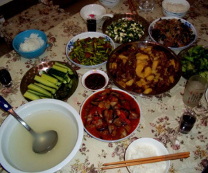 Cụ bà qua đời bên mâm cơm đợi con trai nhân Ngày của mẹ và câu chuyện về sự vô tâm khiến ai cũng phải nhói lòng