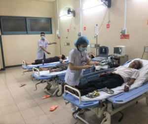 Hơn 70 người nhập viện sau khi cùng dự đám cưới
