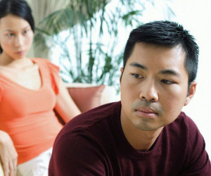 Em chồng đến nhà chơi, vợ tôi diện bộ váy khiến tôi nóng mặt nhưng càng cay cú hơn khi nghe nhận xét của cậu em trai