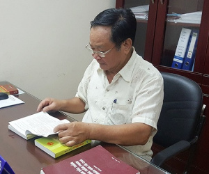 Phiên tòa ly hôn đẫm nước mắt của con trai bà chủ chợ Đồng Xuân