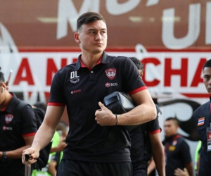 Đặng Văn Lâm được Muangthong United tri ân đầy sướt mướt