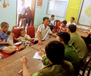 3 bé trai kể lại việc 'tháo chạy' khỏi chiếc ô tô lạ, công an vào cuộc làm rõ
