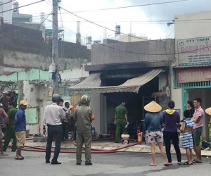 Quán cơm bốc cháy nghi ngút sau tiếng nổ lớn, 2 người bị thương nặng