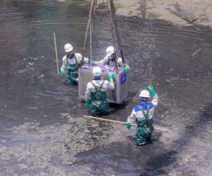 Nước Hồ Tây cuốn trôi kết quả thử nghiệm ở sông Tô Lịch: 'Không thể nói một việc'