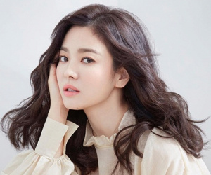 Vì sao Song Hye Kyo bị 'ném đá' tơi tả vẫn một mực im lặng hậu ly hôn Song Joong Ki?