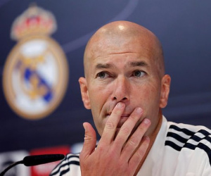 HLV Zidane tranh cãi gay gắt với BLĐ Real Madrid về Bale và Pogba