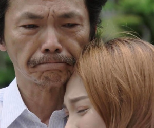 Chùm ảnh bố Sơn sang nhà Vũ nói chuyện: Thư chưa về ngay, ông Luật lôi hợp đồng bảo vệ con