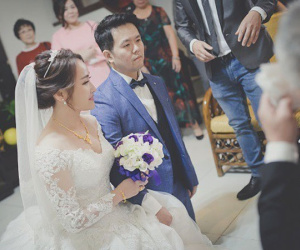 Giữa đám cưới bị đồng nghiệp mỉa là 'thằng đổ vỏ', vậy mà chú rể vẫn cười tươi, đáp lại một câu khiến cả hội hôn đều choáng váng