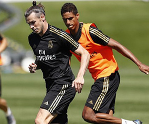 Zidane bất ngờ 'mở cửa' cho Bale ở lại Real