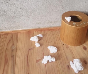 Quá bực vì chồng liên tục vứt rác quanh nhà, vợ lập hẳn tài khoản 'tố cáo' và ngỡ ngàng nhìn số người follow