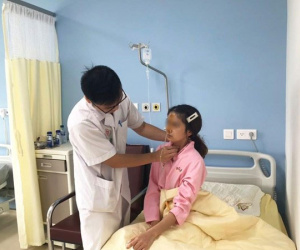 Bệnh nhân nữ bị hóc miếng thịt bò 3 ngày trong thực quản