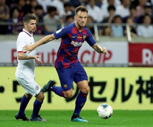 Rakitic tiếp tục từ chối gia hạn, MU, Inter mừng thầm