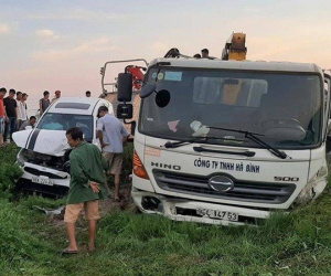 Nguyên nhân vụ tai nạn liên hoàn khiến 3 ô tô cùng lao xuống ruộng ở Bắc Giang