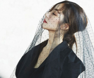 Park Min Young tái xuất với nhan sắc đỉnh cao trên bìa tạp chí