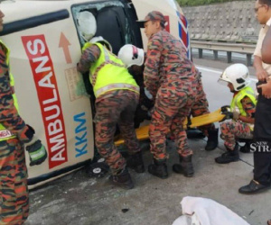 Xe cứu thương nổ lốp rồi lật nhào trên đường cao tốc, cả tài xế lẫn bệnh nhân đều thiệt mạng