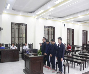 Chế ra thiên thạch giả bán giá triệu đô