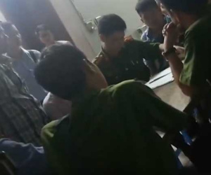Bé trai 6 tuổi bị bỏ quên suốt nhiều giờ trên xe đến tử vong: Nhiều chi tiết chứng minh bé qua đời trong hoảng loạn?