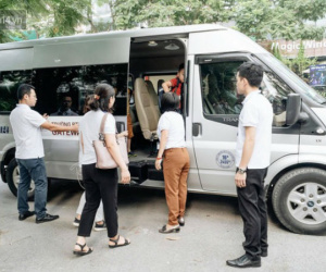 Vụ bé lớp 1 tử vong trên xe đưa đón: Camera an ninh tòa nhà không lưu dữ liệu thời điểm cháu rời khỏi nhà để ra điểm đón xe