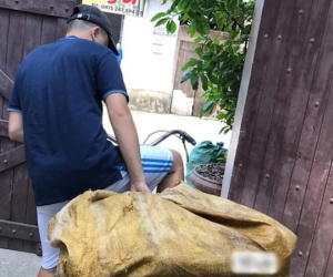 Bắt quả tang chồng lén đi uống bia, vợ cao tay ra hình phạt cực gắt: Nhặt đủ 1.000 lon bia mới được về nhà!