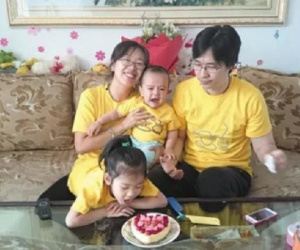 Chuyện tình của vị tỷ phú tốn 100 bức thư tay để có được vợ và hành trình 'vì em mà anh nguyện yêu cả thế giới'