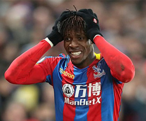 Zaha nổi đóa vì bị Crystal Palace khóa chân