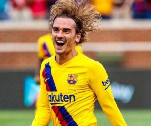 Griezmann thông nòng, Barca vùi dập Napoli 4 bàn không gỡ