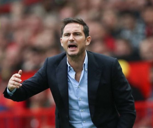 Lampard đáp trả những chỉ trích của Mourinho về các cầu thủ trẻ của Chelsea