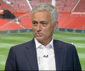Luke Shaw lại bị Mourinho 'móc mỉa'
