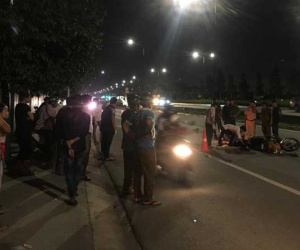 Đi sinh nhật bạn, thanh niên 17 tuổi tông đuôi ô tô bán tải chết thảm