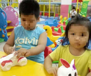 Bị vợ cũ tố cùng vợ mới bạo hành con trai 12 tuổi dã man, đốt cả túi nylon để nhỏ vào mông bé, người bố nói gì?