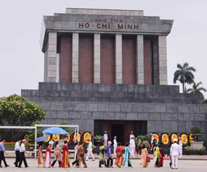 Mở cửa trở lại Lăng Chủ tịch Hồ Chí Minh