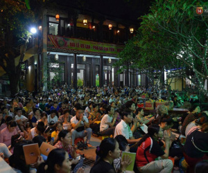 Hàng ngàn người đến chùa Phúc Khánh dự lễ Vu Lan, không còn cảnh chen chúc tràn xuống lòng đường