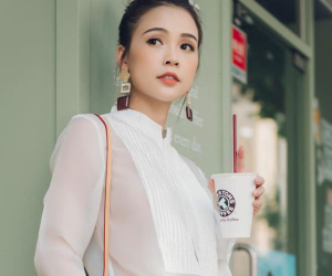 Diện áo sơ mi xuyên thấu, bạn cứ học Sam và Yến Trang thì sẽ đạt đến đỉnh cao của sự tinh tế