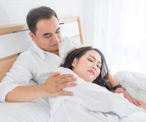 Bất mãn gối chăn vì chồng hiểu sai lệch các 'điểm yêu'