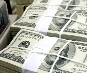 Truy tìm tài xế cùng chiếc phong bì có 8.000 USD