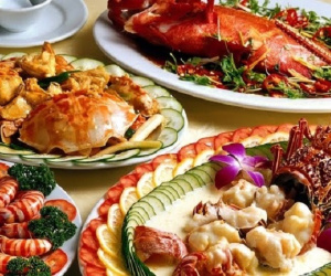 Bất ngờ vì hóa đơn hải sản 85 triệu, người đàn ông 'bóc phốt' và bình luận sốc dưới bài đăng
