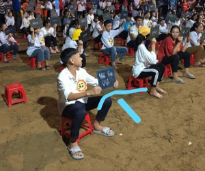 Không muốn nhưng lại bị bắt thi 'Rung chuông vàng', nam sinh trả lời một câu để bị loại khiến ai nhìn vào cũng phì cười