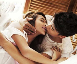 6 hành động nhỏ khi trên giường chứng tỏ đàn ông yêu bạn thật lòng