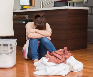 Sáng nào chồng cũng ra khỏi nhà lúc 5h để đi tập thể dục, đều đặn suốt 2 tháng, sự thật choáng váng chỉ bại lộ khi tôi vô tình nhìn thấy tấm lót giày của anh