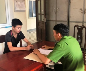 Bắt 'thầy cúng rởm' lừa cô gái hơn 300 triệu đồng tiền 'làm lễ' để bạn trai cũ quay lại