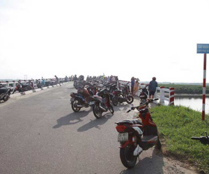 Nam sinh nhảy cầu tự tử sau khi ​bị nhắc nhở vì chơi điện thoại khuya