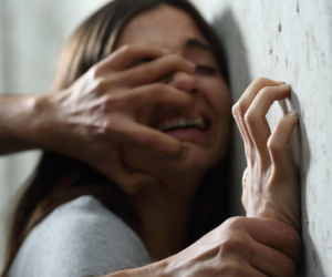 Nhói lòng bé gái 11 tuổi mắc bệnh giang mai sau khi bị chị dâu lừa cho sử dụng ma túy rồi ép bán dâm nhiều lần
