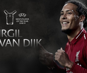 Đánh bại Ronaldo và Messi, Van Dijk giành giải Cầu thủ xuất sắc nhất của UEFA